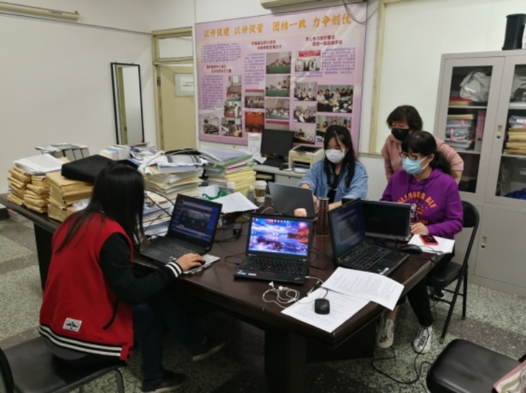 C:\Users\Yaodong\_DDNZone_\My Files\UIBE\黄色电影
工作\1. 研究生教学\c学位\2020毕业\2020毕业答辩\照片\微信图片_20200603104359.jpg